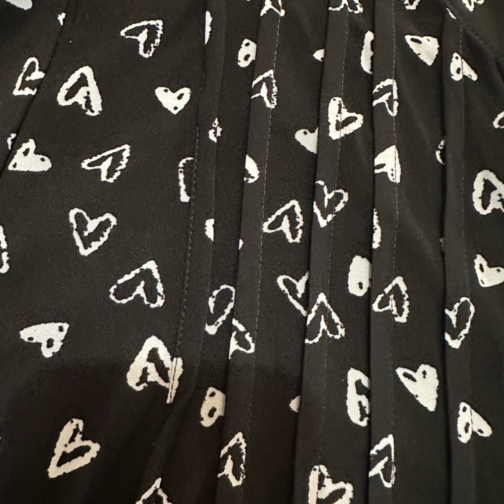 Cocoma women’s black white heart print roll tab 3/4 sleeve v-neck blouse size 3X - Picture 4 of 13
